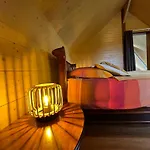 Atelier, Cosy Et Moderne & Terrasse Avec Jacuzzi Daire